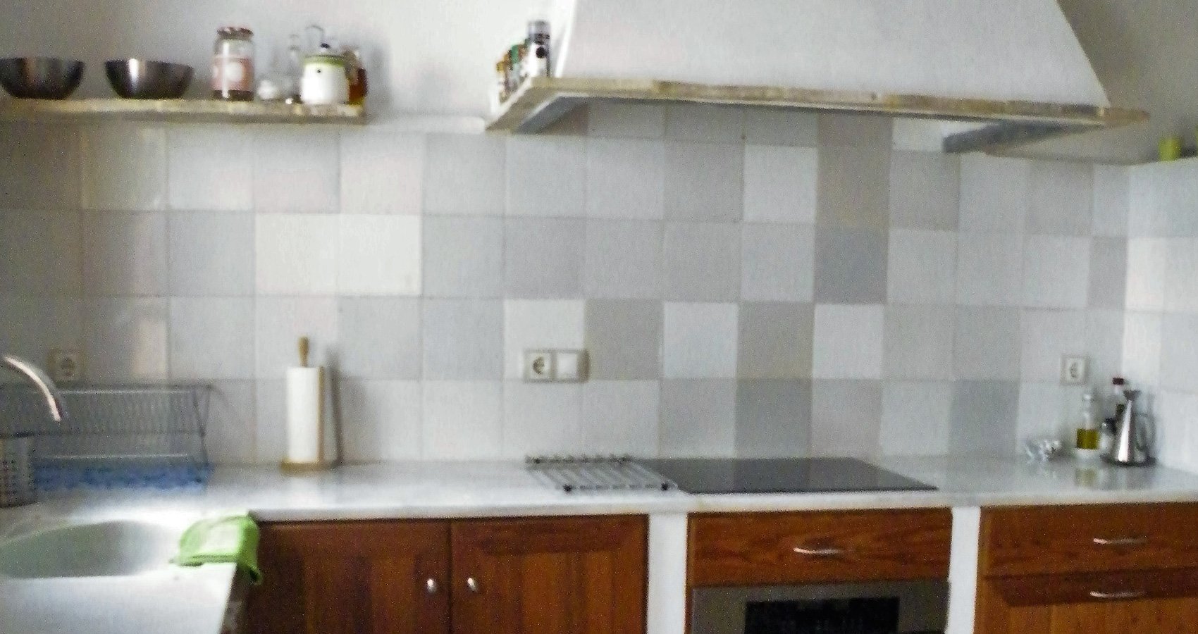 Baño moderno con acabados de calidad