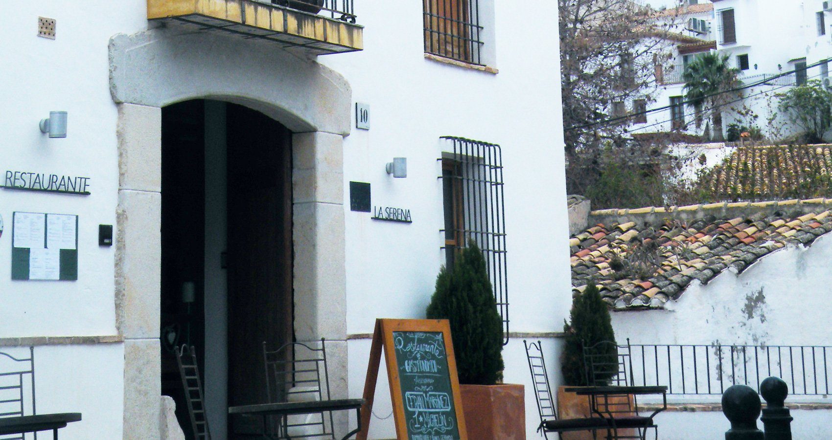 Voordelen van het renoveren van een oud huis in Altea Ventajas de rehabilitar una casa antigua en Altea — Construcciones Rabassa